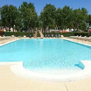 Kemp Village, Viareggio
